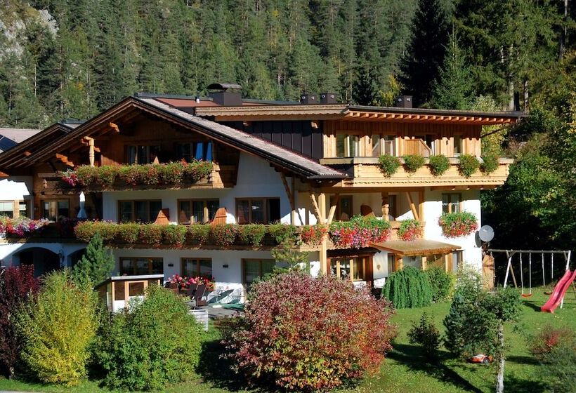 فندق Zirbennest Martha