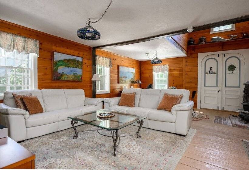 Isaiah Hall Bed & Breakfast Inn