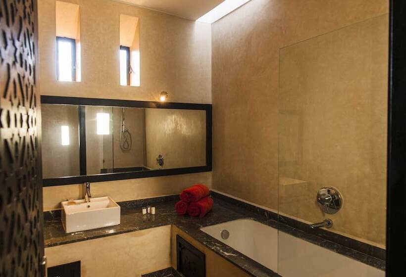 L  Amandier Hotel & Villas