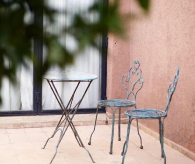 L  Amandier Hotel & Villas