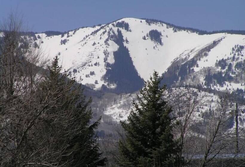 مُتل The Atomic Blue Motor Inn