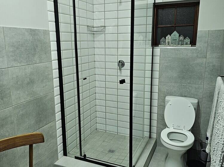 פנסיון 2 Owls Guesthouse
