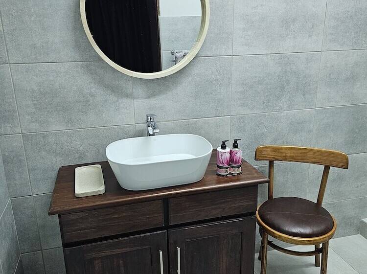 Пансион 2 Owls Guesthouse