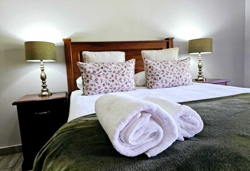 Пансион 2 Owls Guesthouse