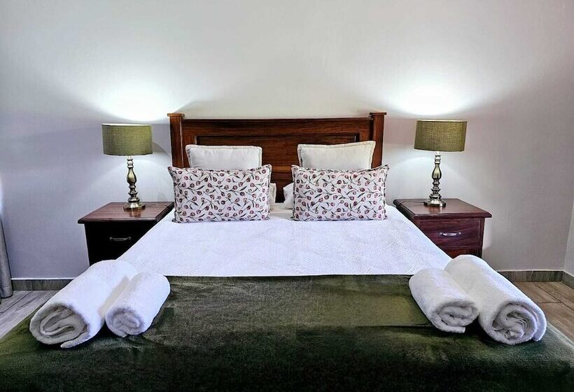 Пансион 2 Owls Guesthouse