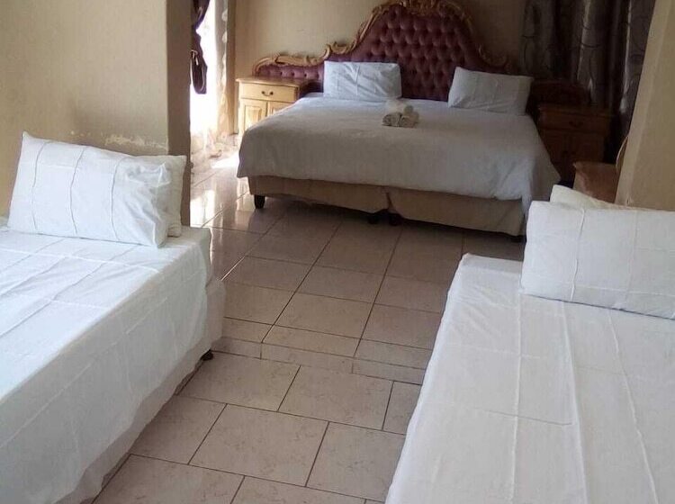 Пансион Afro She Guest Lodge