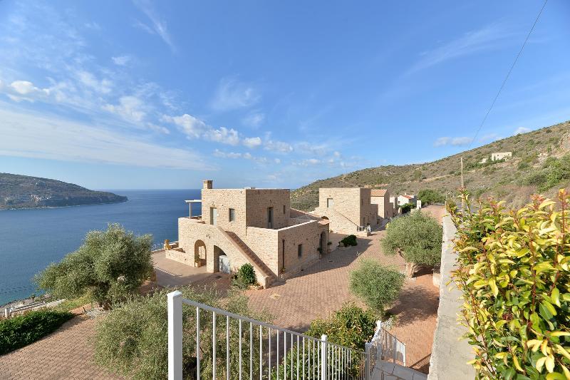 פנסיון Akrolithi Boutique