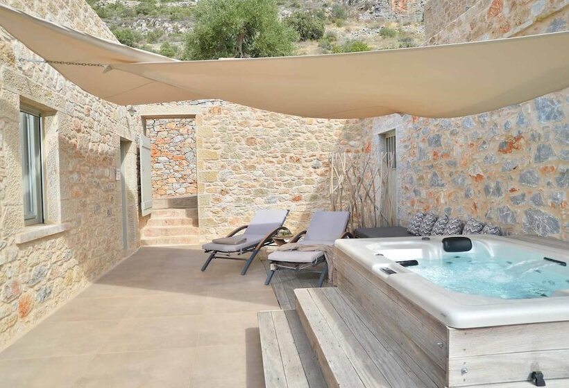 פנסיון Akrolithi Boutique