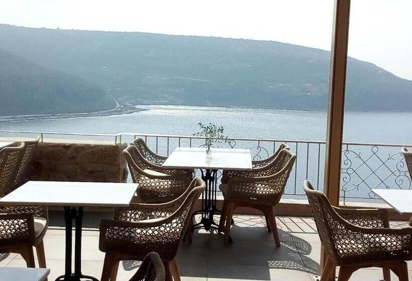 פנסיון Akrolithi Guesthouse