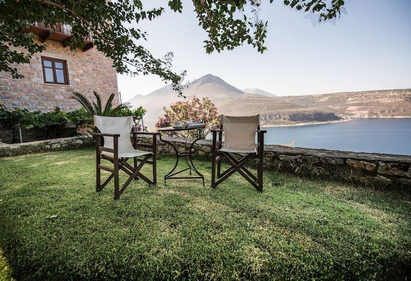 פנסיון Akrolithi Guesthouse