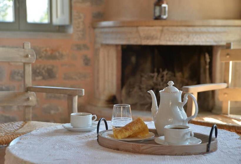 פנסיון Akrolithi Guesthouse