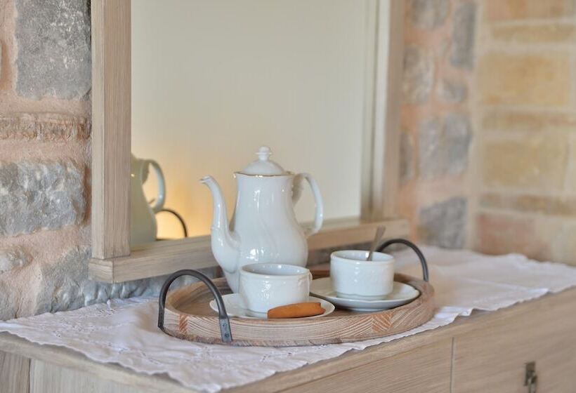 פנסיון Akrolithi Guesthouse