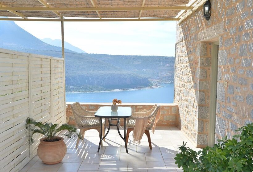 פנסיון Akrolithi Guesthouse