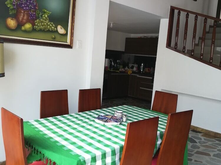 Пансион Casona De Los Pinto