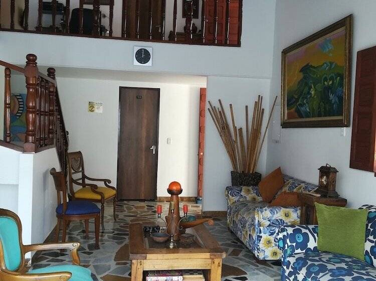 Пансион Casona De Los Pinto