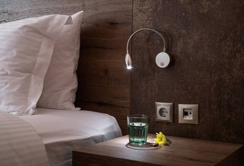 펜션 Cyrenia Guesthouse