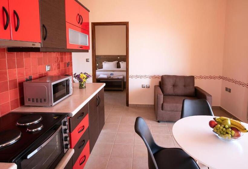 펜션 Cyrenia Guesthouse