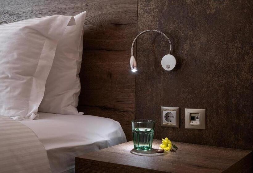 펜션 Cyrenia Guesthouse