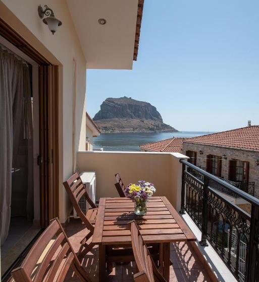 펜션 Cyrenia Guesthouse