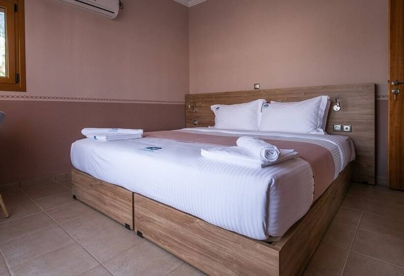 펜션 Cyrenia Guesthouse