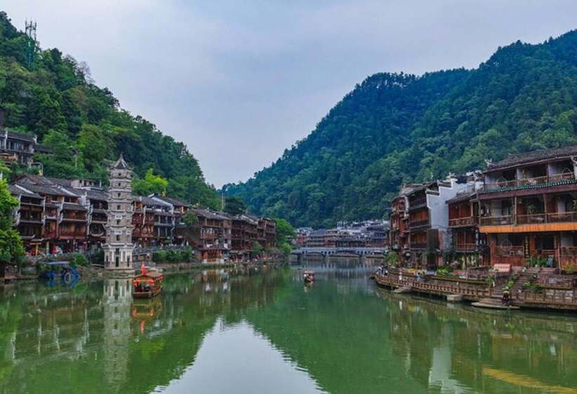 بنسيون Fenghuang Hemu House