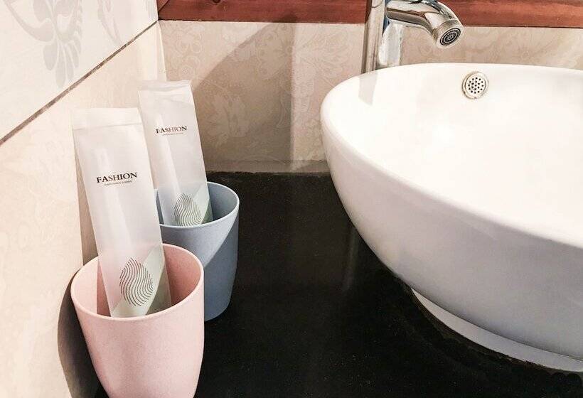 بنسيون Fenghuang Hemu House