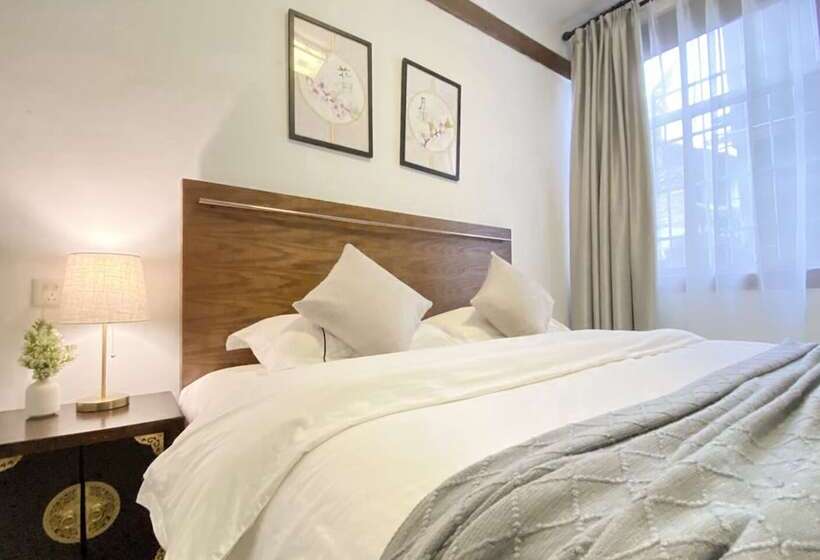 بنسيون Fenghuang Hemu House