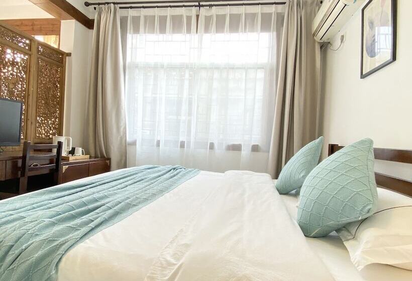 بنسيون Fenghuang Hemu House