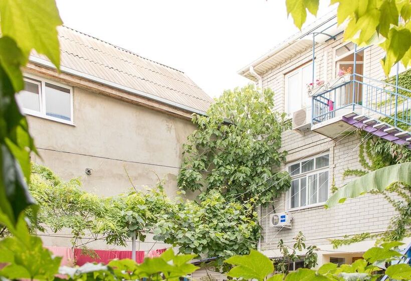 پانسیون Guest House Kolibri Beach