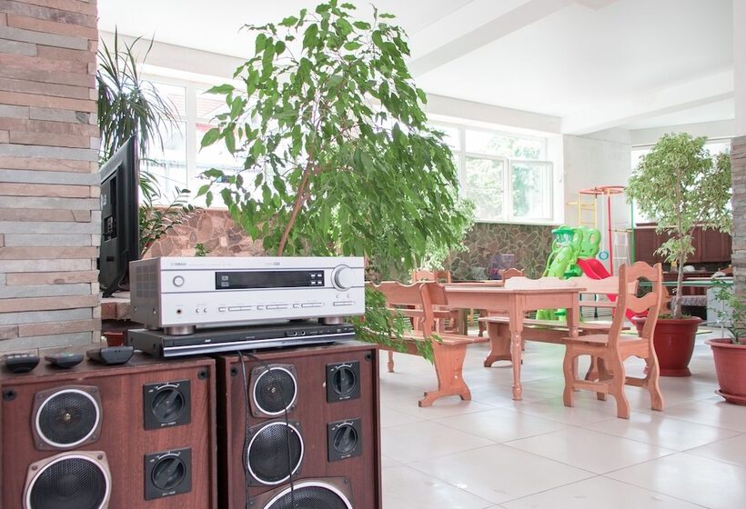 پانسیون Guest House Kolibri Beach