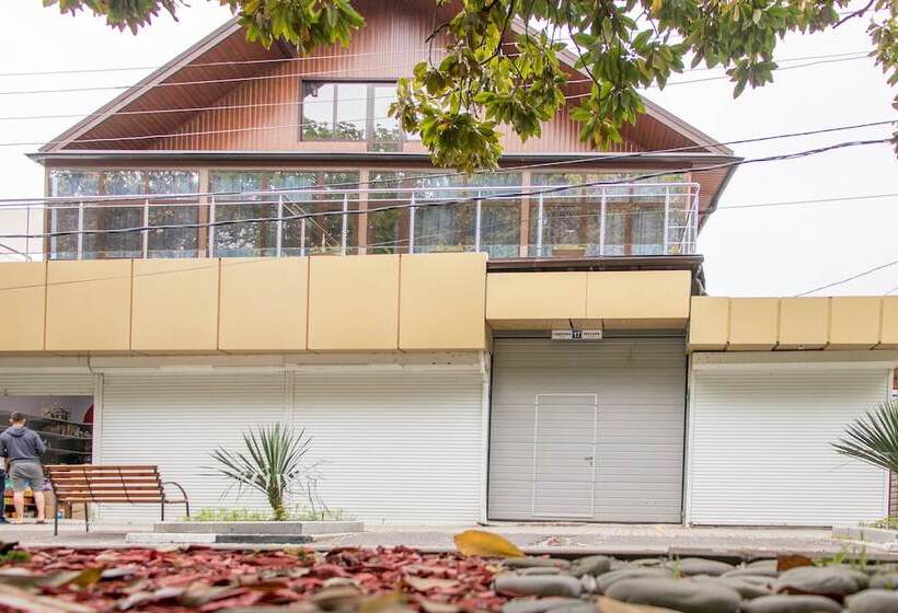 پانسیون Guest House Kolibri Beach