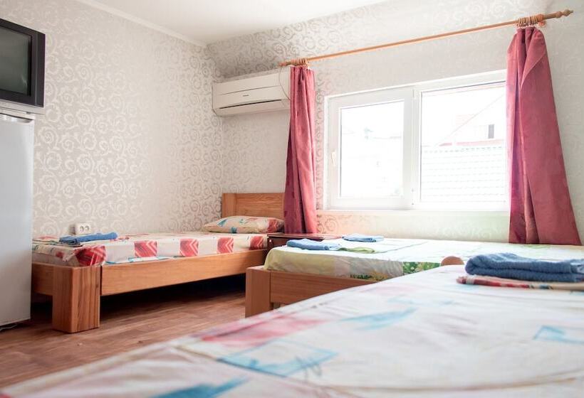 پانسیون Guest House Kolibri Beach