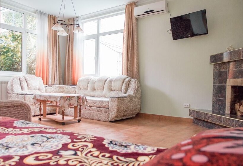 پانسیون Guest House Kolibri Beach