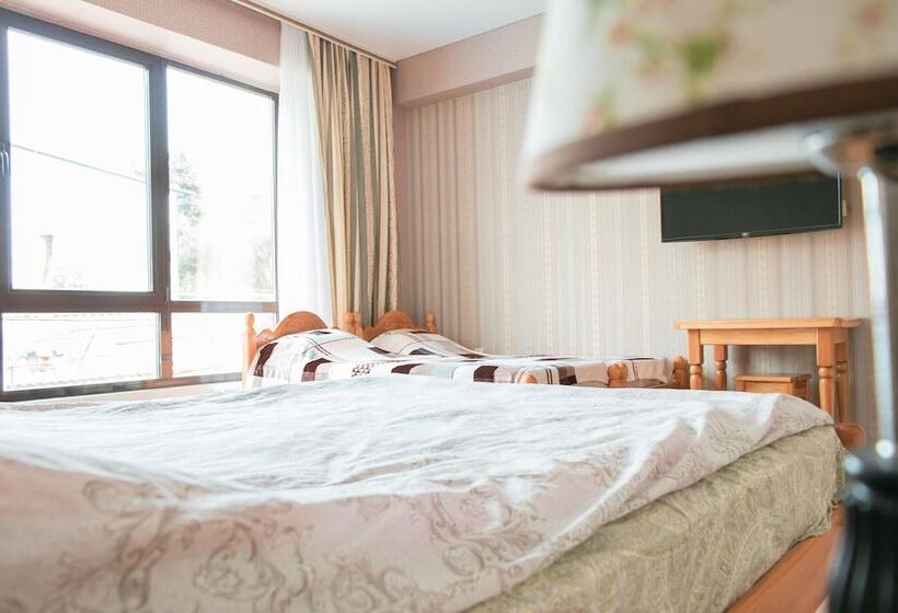 پانسیون Guest House Kolibri Beach