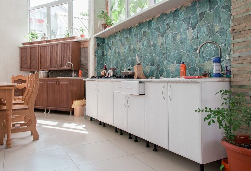 پانسیون Guest House Kolibri Beach