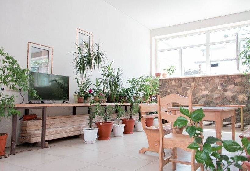 پانسیون Guest House Kolibri Beach