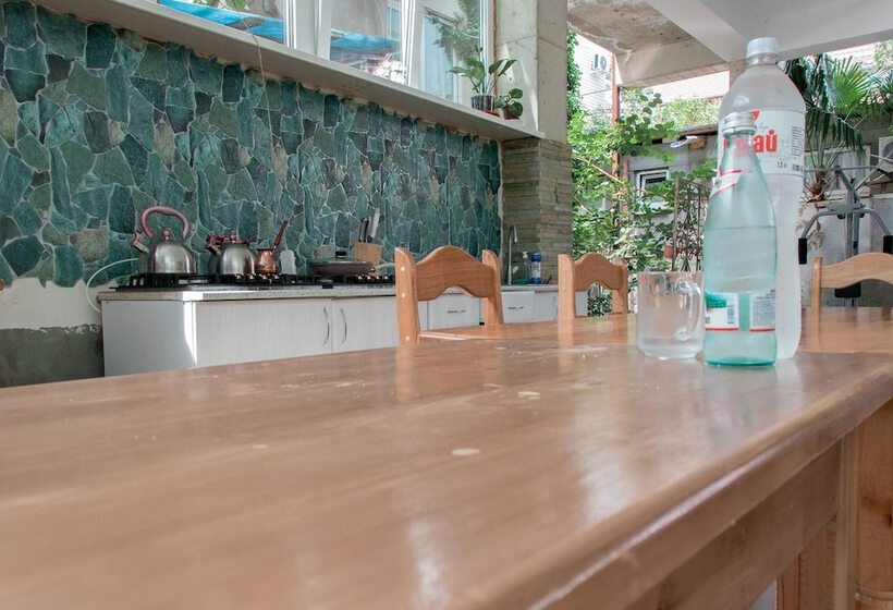 پانسیون Guest House Kolibri Beach