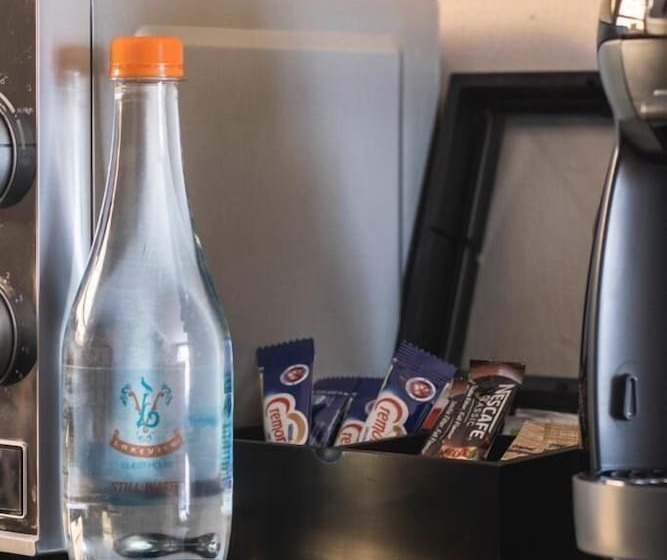 פנסיון Lakeview Guest House