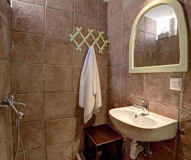 Pensión Guest House Kalitsi