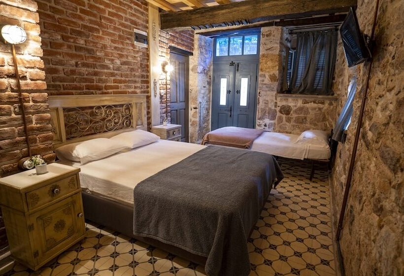 פנסיון Pita Hotel Cunda