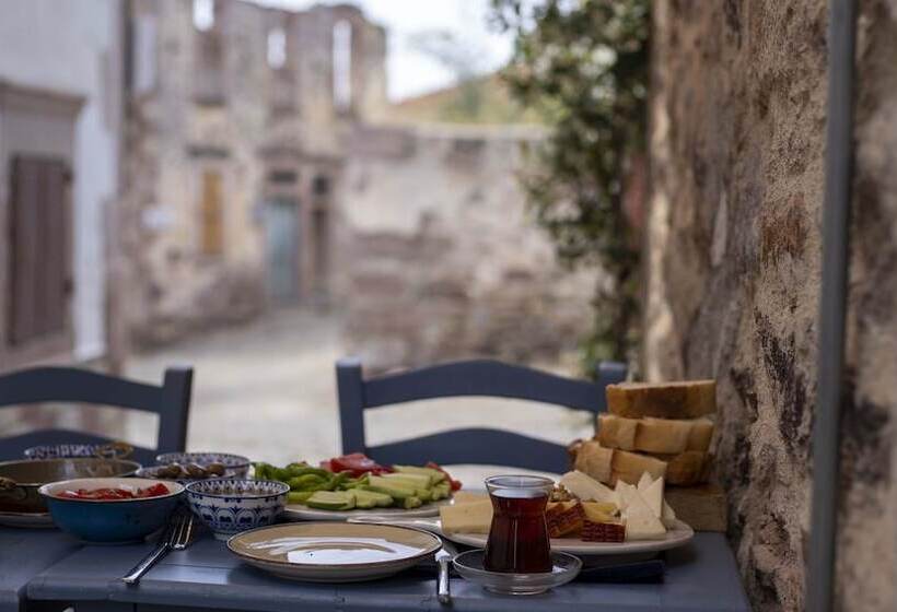 פנסיון Pita Hotel Cunda