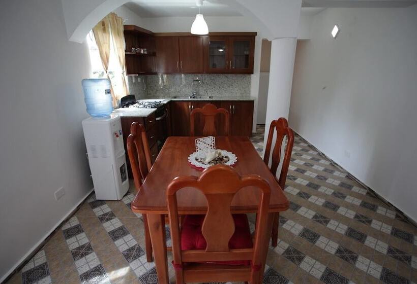 פנסיון Pueblo Checo   Czech Guest House