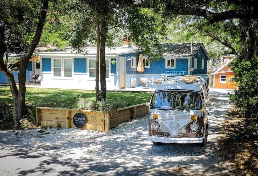 بنسيون Riverside Inn And Cottages