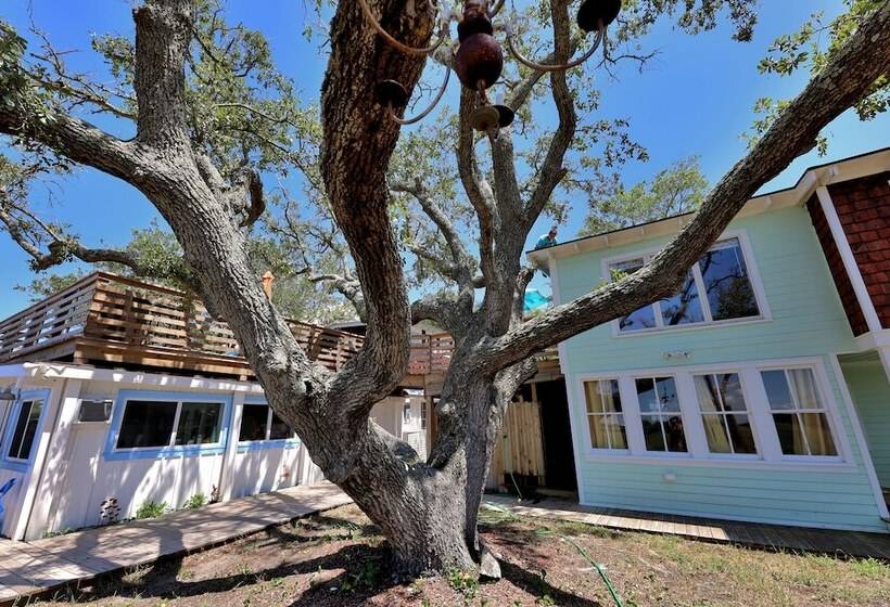 بنسيون Riverside Inn And Cottages