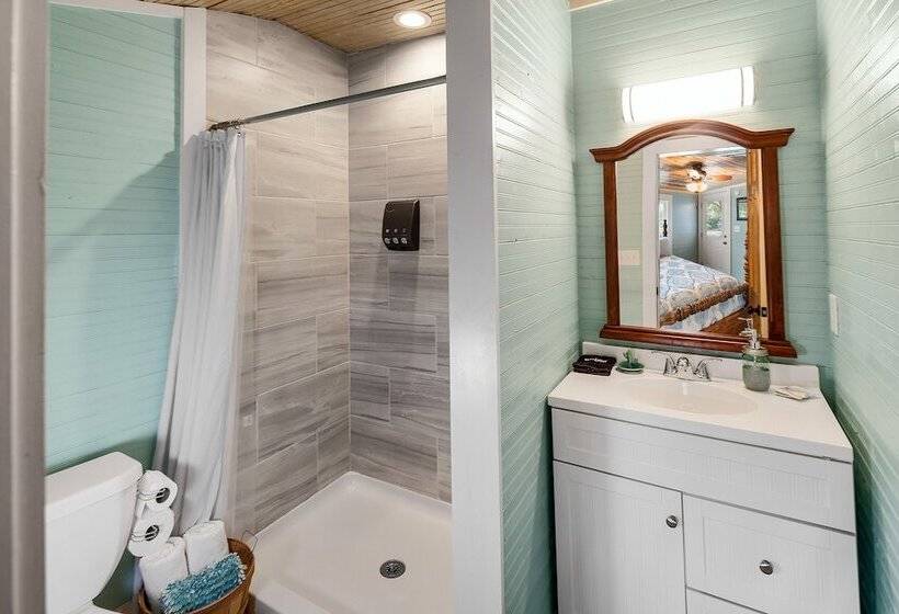 بنسيون Riverside Inn And Cottages