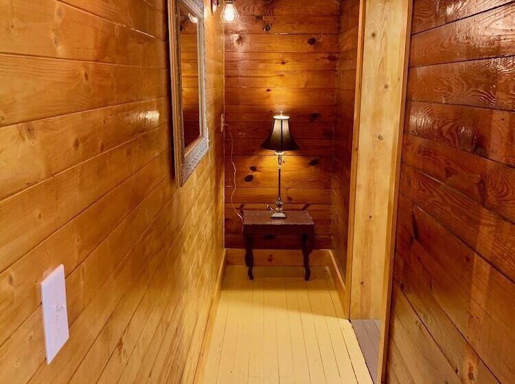 بنسيون Riverside Inn And Cottages