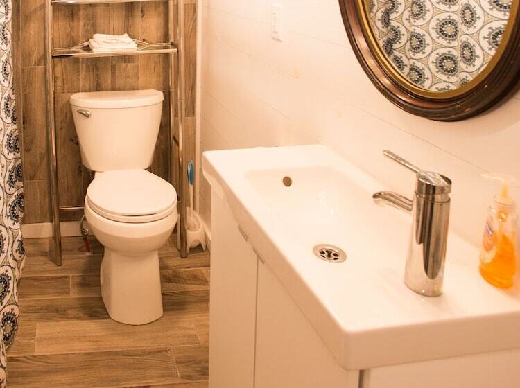 بنسيون Riverside Inn And Cottages