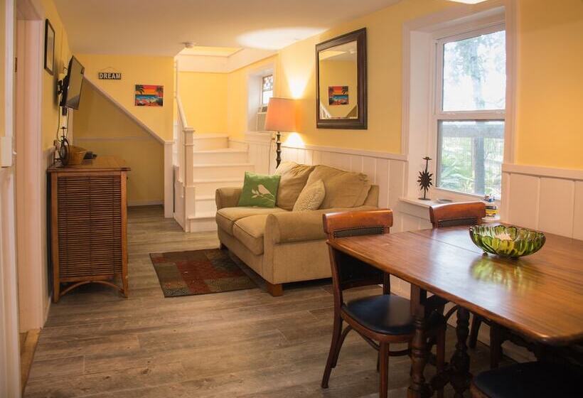بنسيون Riverside Inn And Cottages