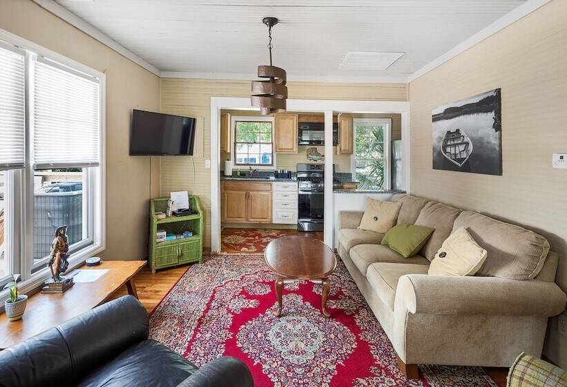 بنسيون Riverside Inn And Cottages