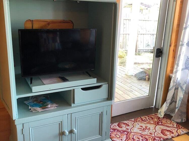 بنسيون Riverside Inn And Cottages